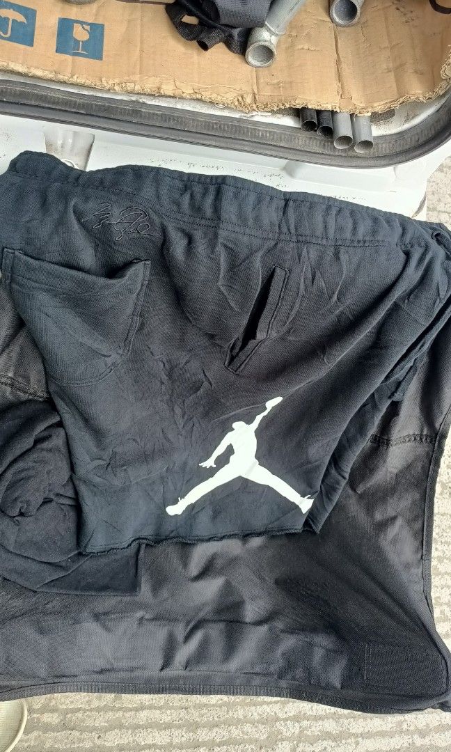 Alumni jordan short (Category: Activewear) located in Davao. Submitted by 3stagethrifter (Listing ID 1470628590, Image 2). Description: alumni jordan short excellent.. condition no issue 10/10 color rate.