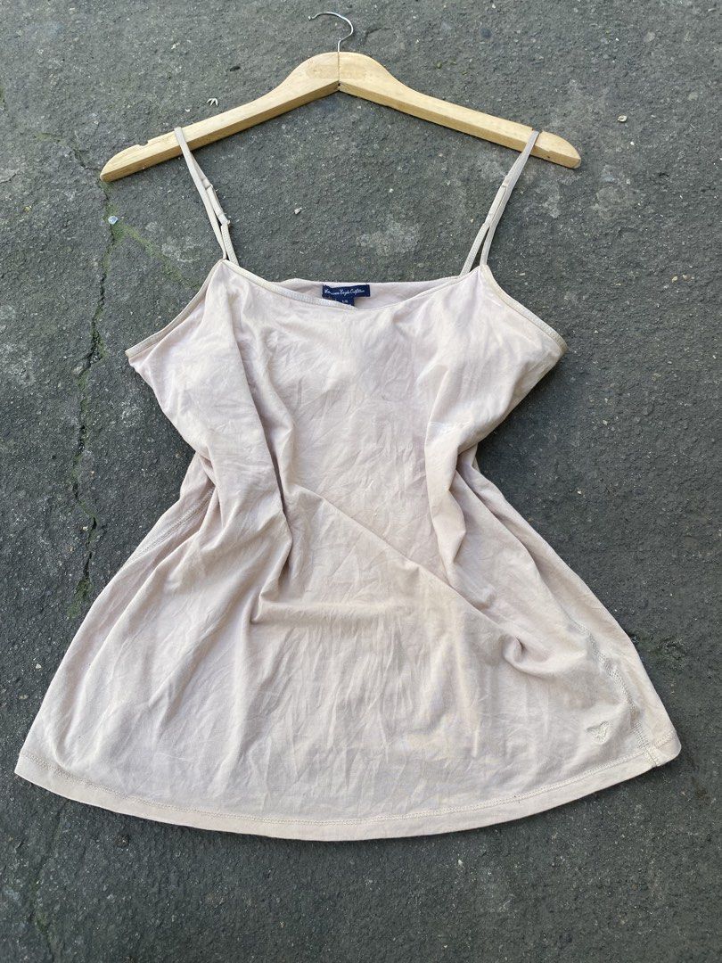 American eagle cami (Category: Sleeveless) located in Victorias. Submitted by ukayngae (Listing ID 1470646748, Image 1). Description: American eagle cami excellent condition no issue.