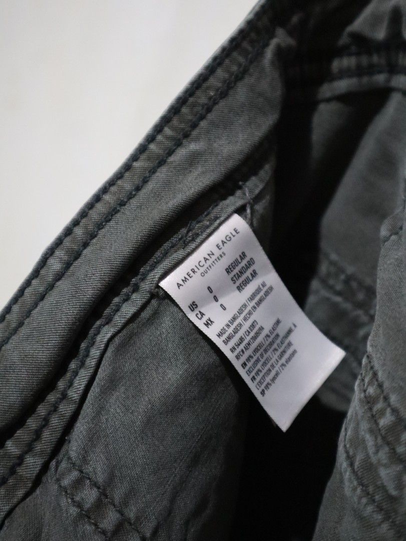 American Eagle Cargo Gray Pants (Category: Other Bottoms) located in Tarlac. Submitted by gatheredthrift (Listing ID 1470666590, Image 3). Description: size: 24-28 | length: 41 condition: 10/10| no flaws I needs wash mine — 399 + sf 》mod: direct JNT (min. 54) 》📍Tarlac.