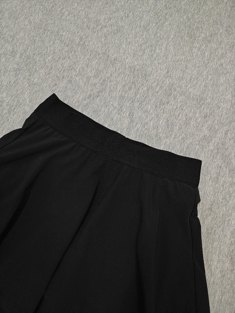 ANDAR SKIRT (Category: Activewear) located in Bacolod City. Submitted by yobibstuffs (Listing ID 1470643903, Image 2). Description: ANDAR SKIRT SIZE: 2 DIMENSIONS WAISTLINE: 26-28 LENGTH: 13 GOOD CONDITION NEED WASH 🧼🫧 PRICE: 699+SF OUTSIDE BACOLOD CITY 🏙️ 🌆 PM ME! 📥📥📥.