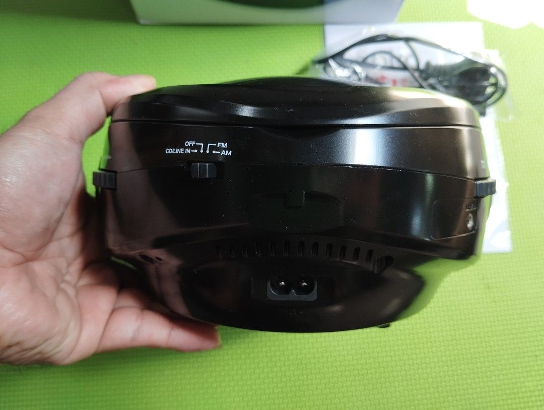 Anko CD PLAYER BOOMBOX brand new (Category: CDs & DVDs) located in Marikina City. Submitted by irvinesstuff (Listing ID 1470620384, Image 3). Description: - Brand NEW w BOX , Manual , - Top-loading CD player - AM/FM radio PH STANDARD 👍 - LED display for easy CD navigation - Program track memory -Disc support: CD/CD-R/CD-RW - 3.5mm Aux line-in port - w BUILT in Antenna -220V ready 👍.