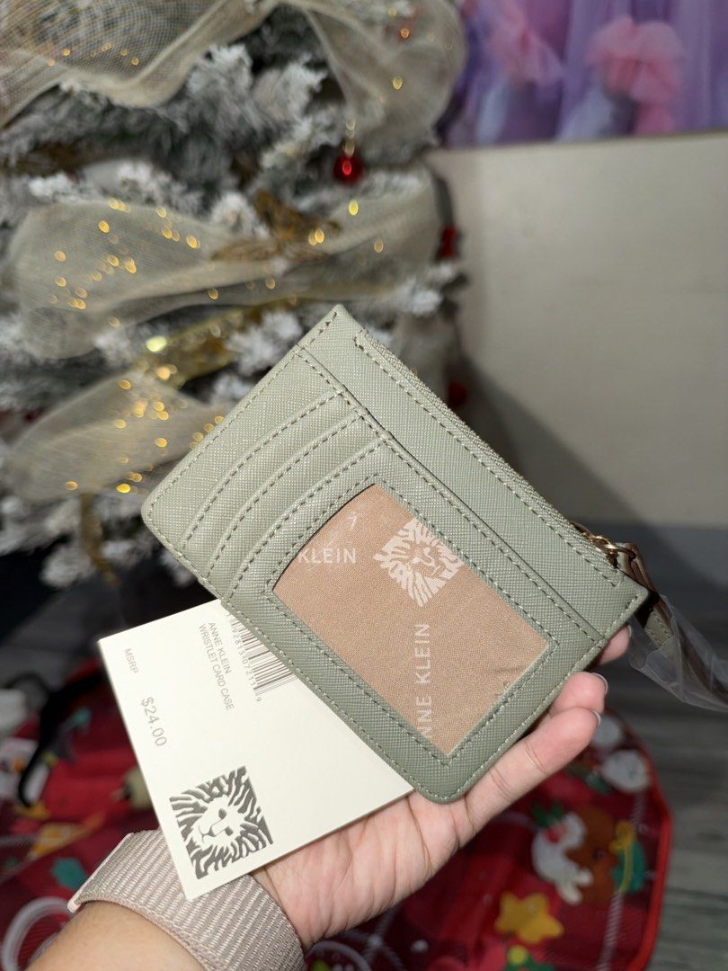 Anne Klein Car Wallet - Olive (Category: Wallets & Card holders) located in Valenzuela. Submitted by hjuaneza22 (Listing ID 1470719497, Image 2). Description: .