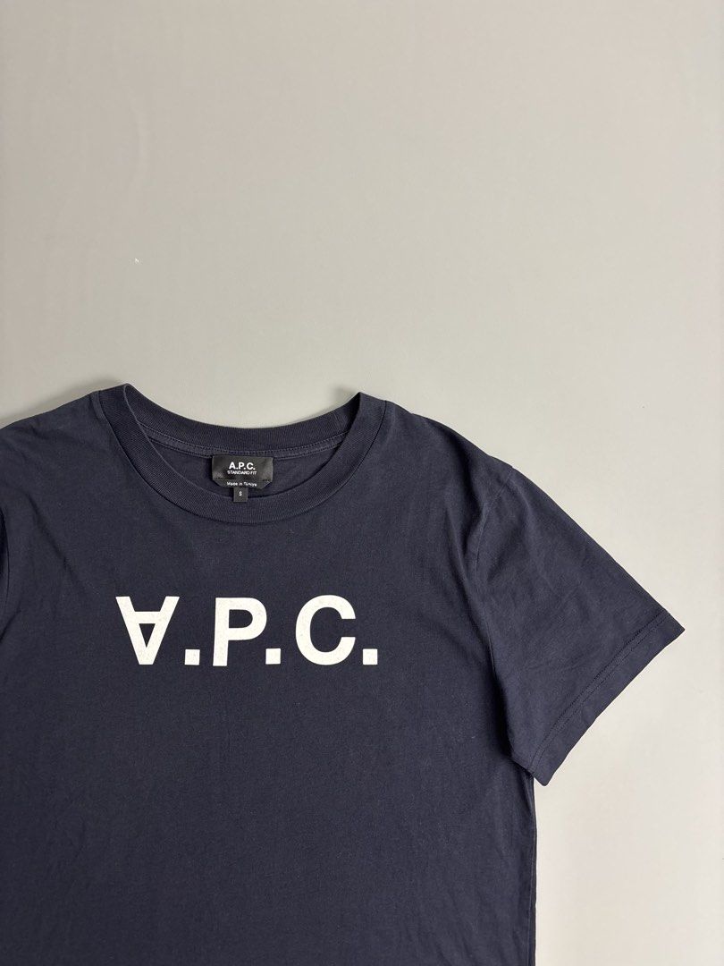 A.P.C. Grand VPC T-Shirt (Category: Shirts) located in San Fernando. Submitted by kayemanalac_05 (Listing ID 1470724241, Image 2). Description: .