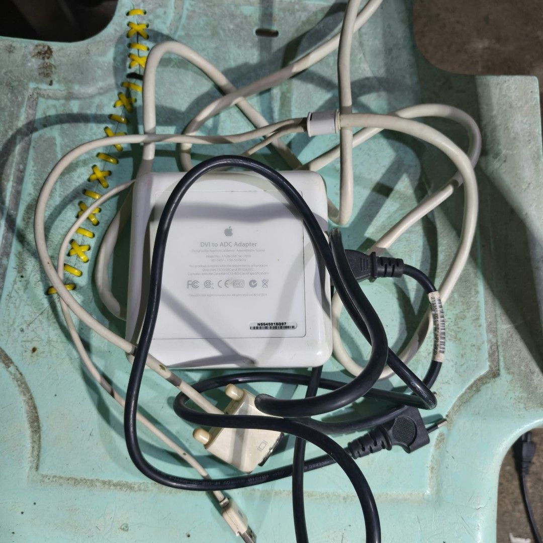 Apple DVI to ADC Adapter Model A1006 (Category: Cables & Adaptors) located in Pinamalayan. Submitted by Bellerin.18 (Listing ID 1470562848, Image 2). Description: Price is negotiable. - Authentic Apple DVI to ADC Adapter (Model A1006, EMC 1918) - Assembled in Taiwan with durable white plastic housing - Includes integrated power supply and attached cabling - Serial Number: N5545015Q97 - Perfect for vintage Apple Cinema Display setups 📍 Location: 