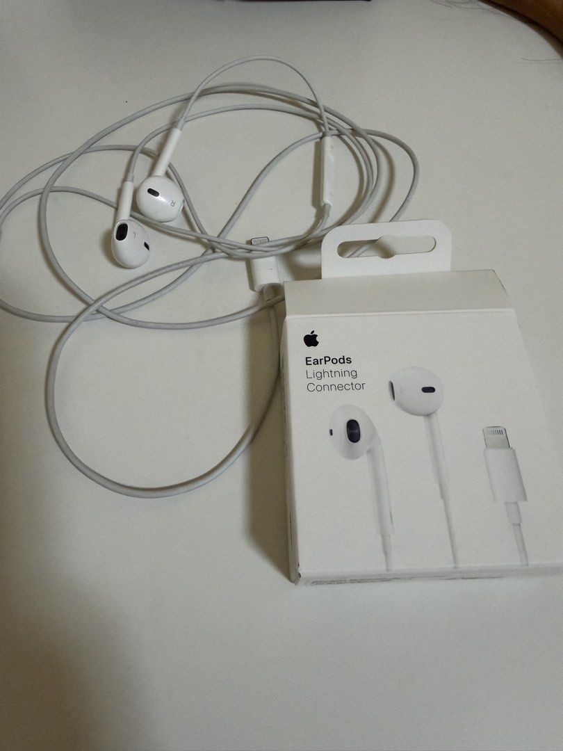 Apple EarPods with Lightning Connector (Category: Earphones) located in Cabanatuan. Submitted by heyitsaxx (Listing ID 1470588898, Image 1). Description: - 100% guaranteed authentic! - Built-in microphone and handy remote control for music and calls - Comes complete with original retail box packaging -barely used rfs: i upgraded a phone (type c series) can show proof of purchase around august 2026 .