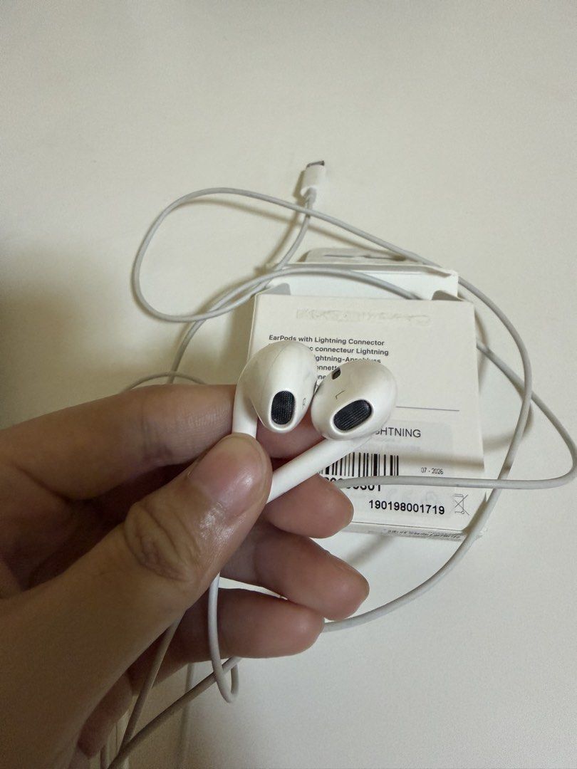 Apple EarPods with Lightning Connector (Category: Earphones) located in Cabanatuan. Submitted by heyitsaxx (Listing ID 1470588898, Image 2). Description: - 100% guaranteed authentic! - Built-in microphone and handy remote control for music and calls - Comes complete with original retail box packaging -barely used rfs: i upgraded a phone (type c series) can show proof of purchase around august 2026 .