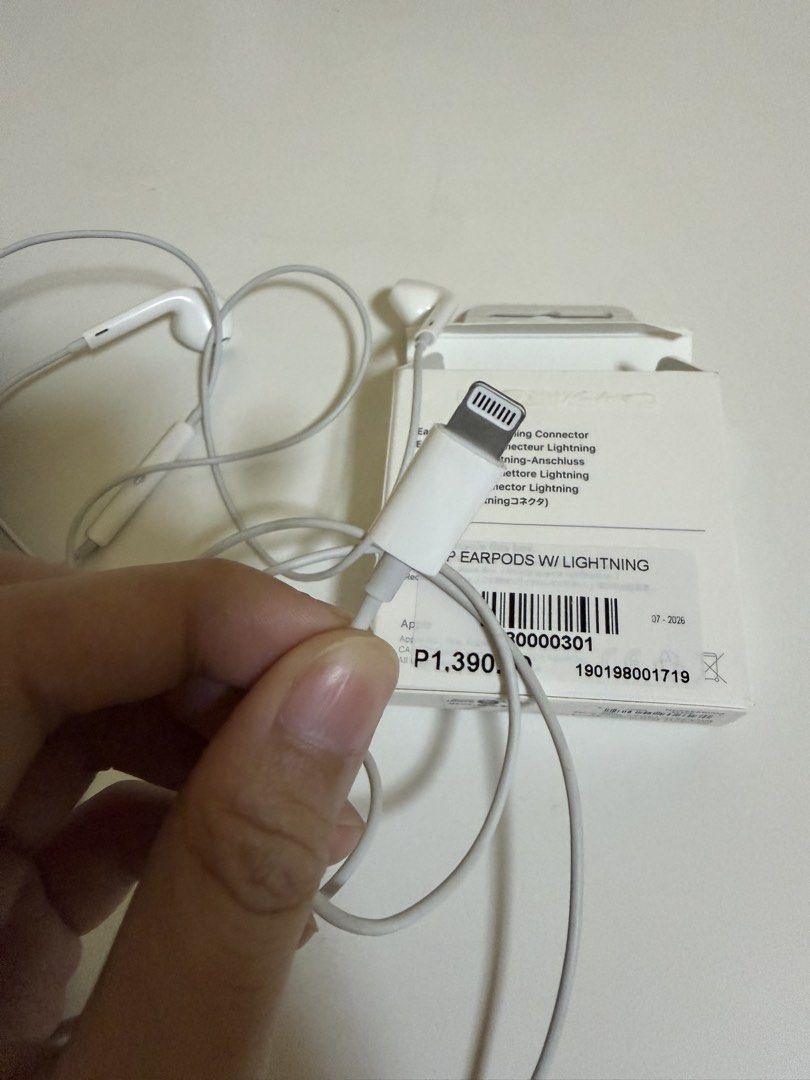 Apple EarPods with Lightning Connector (Category: Earphones) located in Cabanatuan. Submitted by heyitsaxx (Listing ID 1470588898, Image 3). Description: - 100% guaranteed authentic! - Built-in microphone and handy remote control for music and calls - Comes complete with original retail box packaging -barely used rfs: i upgraded a phone (type c series) can show proof of purchase around august 2026 .