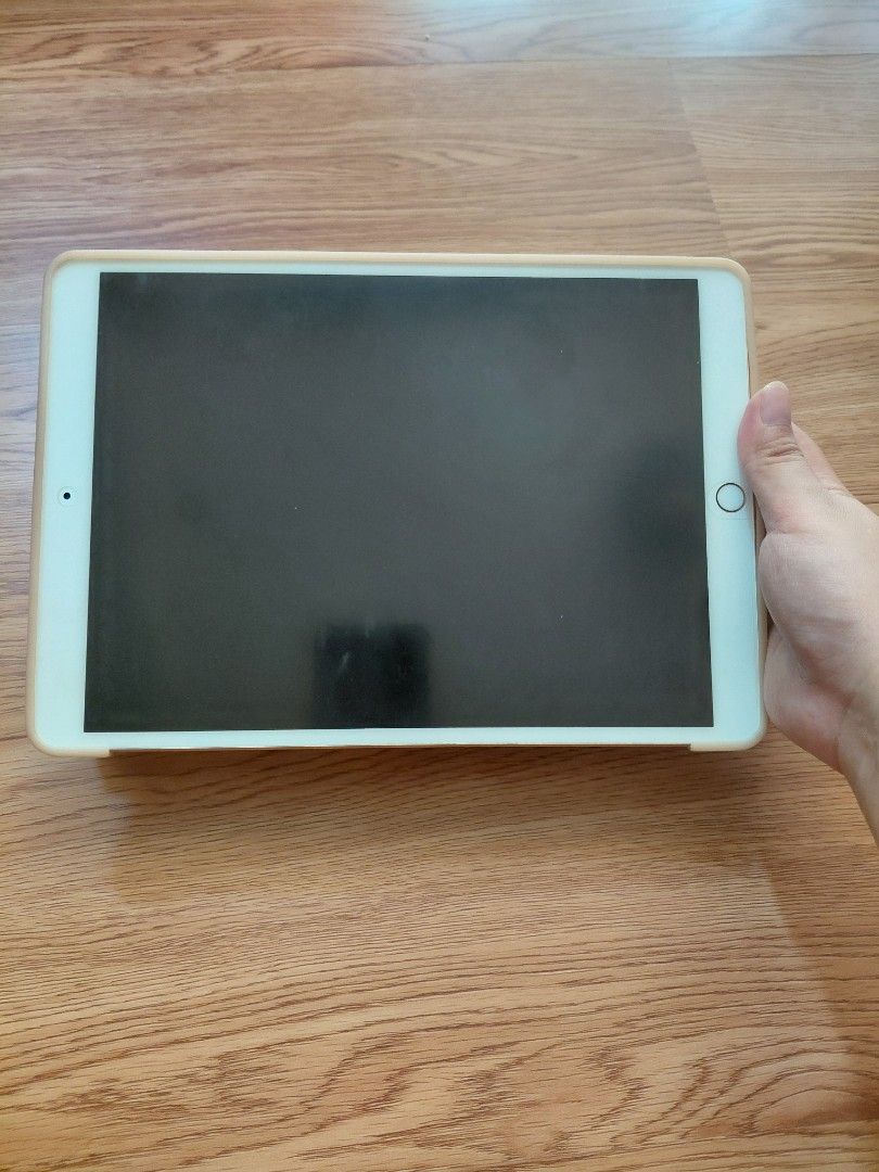 Apple iPad Air 3 (2019) 64 GB (Category: iPad) located in Quezon City. Submitted by prelovedbythea19 (Listing ID 1470634151, Image 1). Description: - Model: Apple iPad Air 3 (2019) - Storage Capacity: 64 GB - Color: Gold - Condition: Pre-loved, good working condition with minor cosmetic signs of use on the back casing - Includes protective case - No box and original charger -Currently has a paper like screen protector on -Will send video testing 
