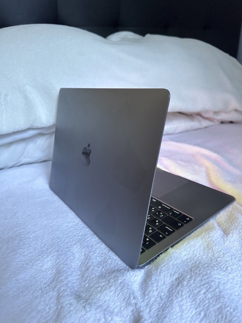 Apple MacBook Air 13-inch 2018 Space Grey Intel Core i5 (Category: Laptops & Notebooks) located in Naga. Submitted by marwingarol (Listing ID 1470582730, Image 2). Description: - Model: MacBook Air (Space Grey) - Processor: 1.6 GHz dual-core Intel Core i5 - Graphics: Intel UHD Graphics 617 - Memory: 8 GB RAM - OS: macOS Sonoma 14.4 - Functionality: Battery and all ports working normally.