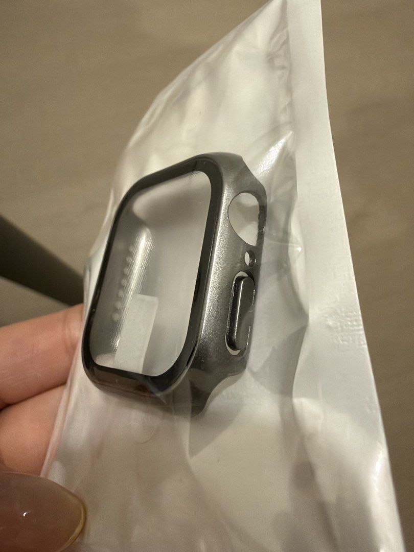 Apple Watch se3 38mm case 保護殼 （分類：智能穿戴裝置及智能手錶）位於 Hong Kong。 由 chocolate_kit 提交（商品編號 1470679534，圖片 2）。簡介： 鈦灰色 只有一個 面交/順豐到付。