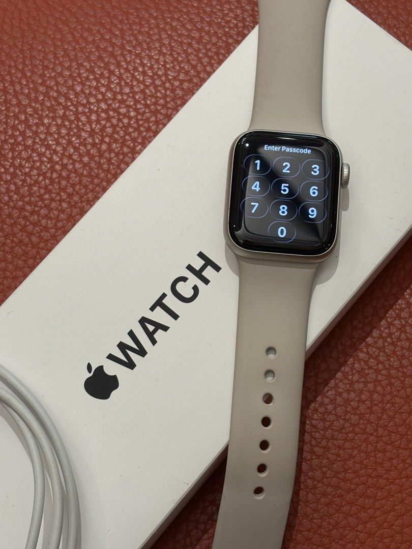 Poster Bugis Apple Watch SE 2nd Gen Starlight, Mobile Phones & Gadgets, Wearables ...