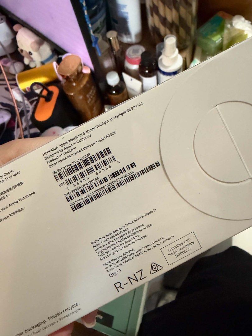 Apple Watch SE 3 40mm Starlight (Category: Wearables & Smart Watches) located in Taguig. Submitted by tayntayn1207 (Listing ID 1470595490, Image 1). Description: .