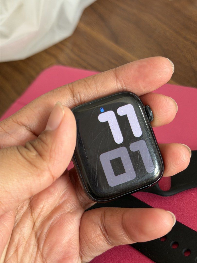 APPLE WATCH SE 44MM GPS (Category: Other Gadgets) located in Manila. Submitted by seconddripph (Listing ID 1470578913, Image 3). Description: ✅ 90% Battery Health ✅ Includes 2 straps & original charger ⚠️ With visible screen scratches (see photos) 💰 Price: ₱5,500 negotiable 📩 PM if interested! Sure buyers only. 🔥 📍 Location: Calamba, Laguna .