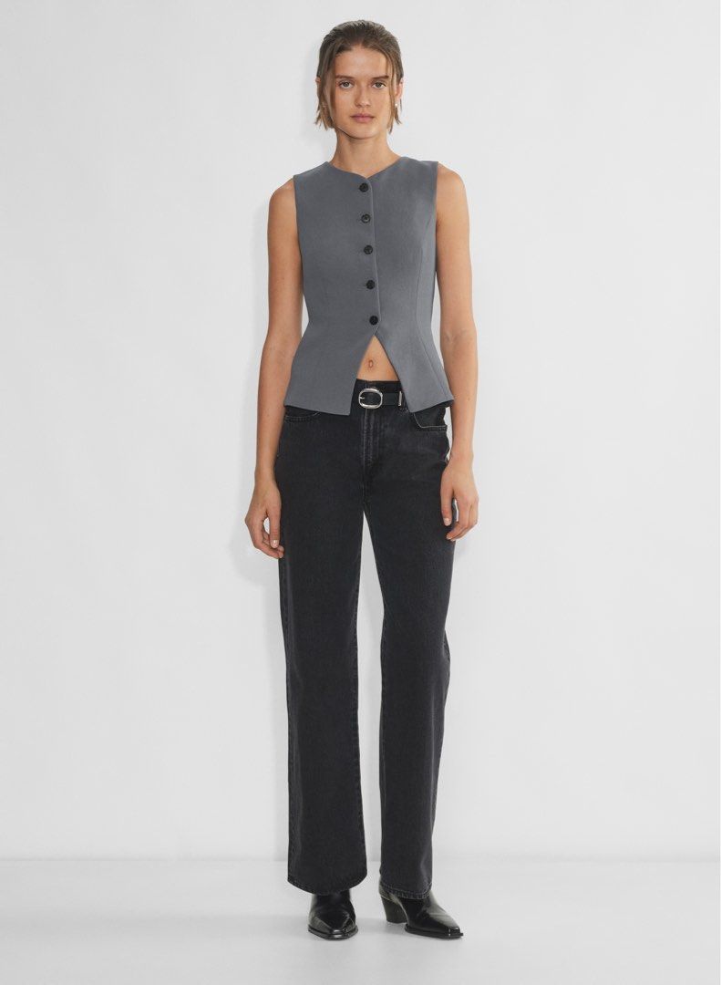 Aritzia Vest Coords (Category: Sets or Coordinates) located in Cagayan de Oro. Submitted by christineeealexis (Listing ID 1470664310, Image 1). Description: Aritzia Regal Vest size 8 (118USD) Aritzia Effortless Pants Size 6 (158USD) Both in Charcoal Grey Set retails 276USD around 17K++ RFS: Decluttering not my style anymore huhu + SF.