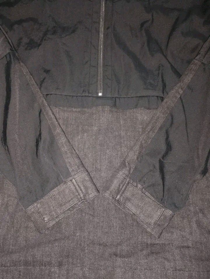 ARMANI EXCHANGE (Category: Coats, Jackets and Outerwear) located in Taguig. Submitted by clothingselection (Listing ID 1470565596, Image 2). Description: PTPA ARMANI EXCHANGE HALF ZIP HOODED ANORAK JACKET WIDTH 24 LENGTH 30 EXCELLENT CONDITION NID WASH FRESH FROM BALE NAKA PLASTIC PA MGA PULLER NYAN.