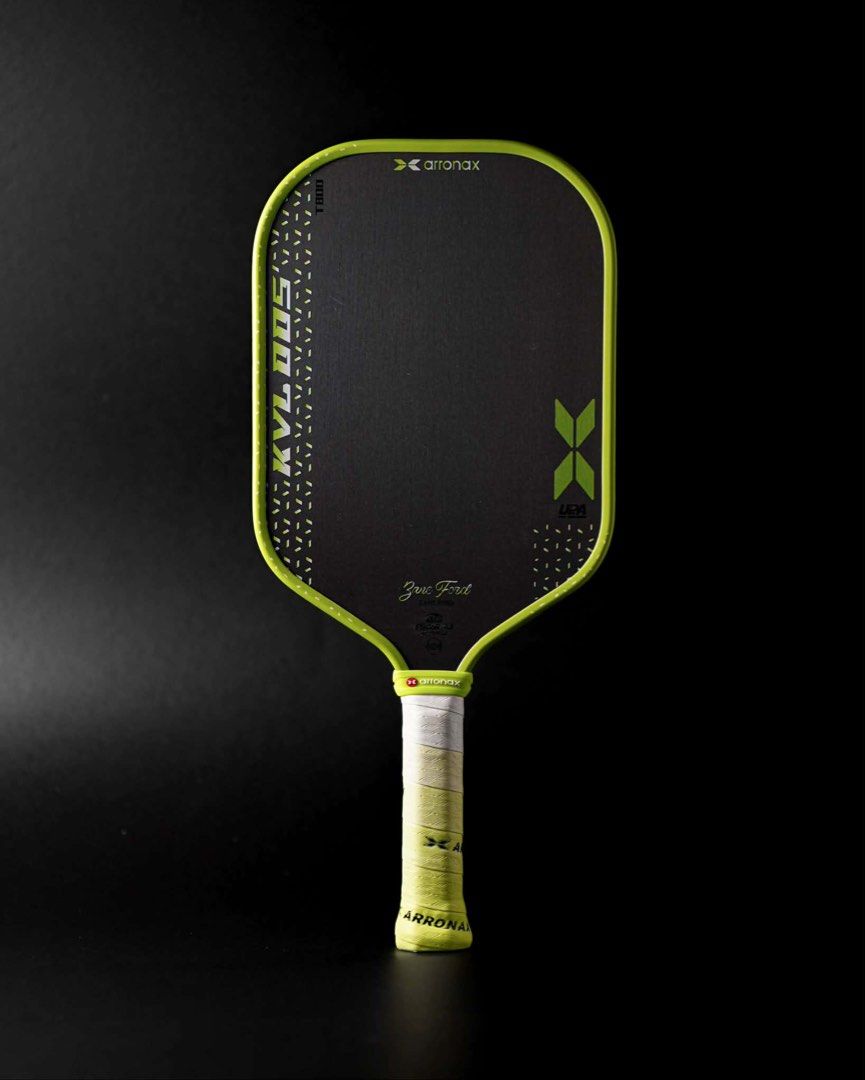 Arronax KVL005 T800 Pickleball Paddle (Category: Racket and Ball Sports) located in Taguig. Submitted by emmanuelfutaalan (Listing ID 1470589639, Image 1). Description: - Model: Arronax KVL005 T800 Pickleball Paddle - Face Material: High-performance carbon fiber with signature detail - Handle: Textured grip for superior hold and comfort - Protection: Durable edge guard to prevent chipping - Shape: Standard shape suitable for all play styles - Col