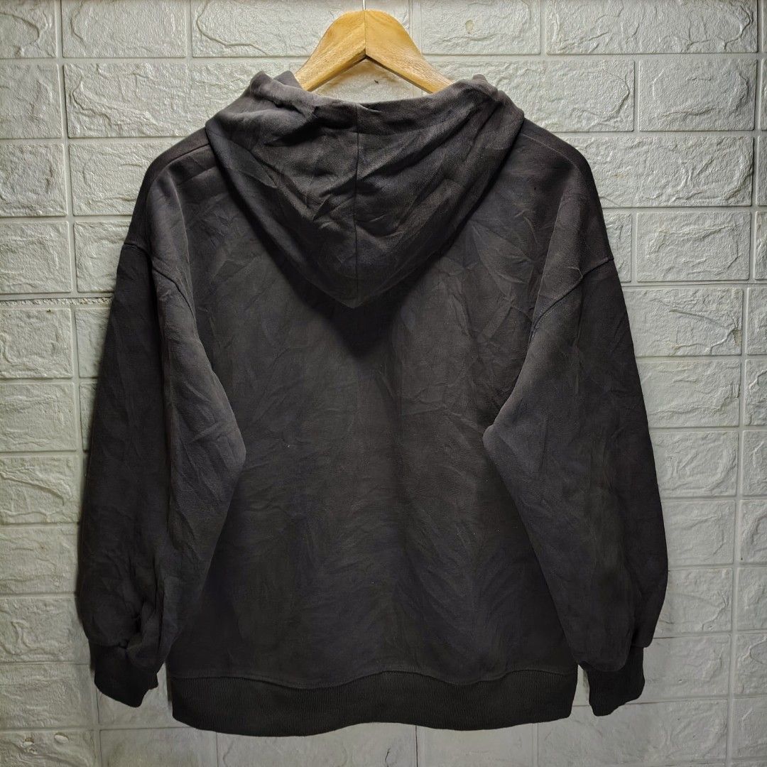 Ash Gray Cotton Hoodie Jacket (Category: Coats, Jackets and Outerwear) located in San Jose del Monte. Submitted by senzuki_thriftshop (Listing ID 1470673933, Image 2). Description: #72 Dimes: W23"×L24" Size: L-XL ₱350 NEW ARRIVAL! Ash Gray Cotton Hoodie Jacket Heavy Cotton: Yes Fabric Material: Cotton Velvet Inner: Cotton Color rate: 9/10 J&T Express (Fast shipping Today!) 1-2 days out for delivery - Metro Manila 2-3 days out for delivery - Outsi