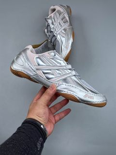 (Category: ) located in . Submitted by awesome_sneakers (Listing ID 1470567897, Image 1). Description: .