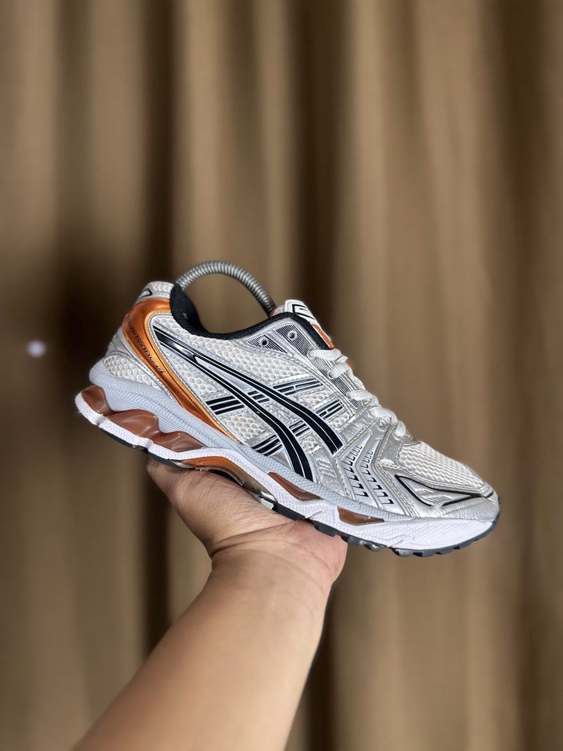 Asics Kayano 14 (Category: Sneakers) located in Don Carlos. Submitted by rabearcelj59593 (Listing ID 1470685956, Image 1). Description: .