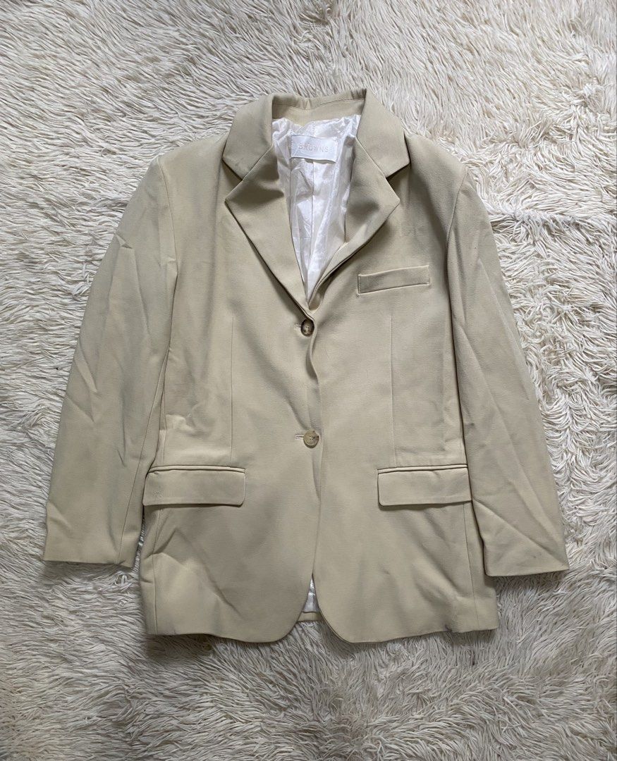 Assorted Blazers Bundle Black Beige Red (Category: Coats, Jackets and Outerwear) located in Manila. Submitted by switchcity (Listing ID 1470598690, Image 3). Description: - Bundle of 3 stylish blazers for multiple outfit options - Classic black two-button blazer - Beige single-breasted jacket featuring white satin lining and Browns brand tag - Striking red military-style jacket with epaulets and silver star buttons - Exact measurements and sizes 