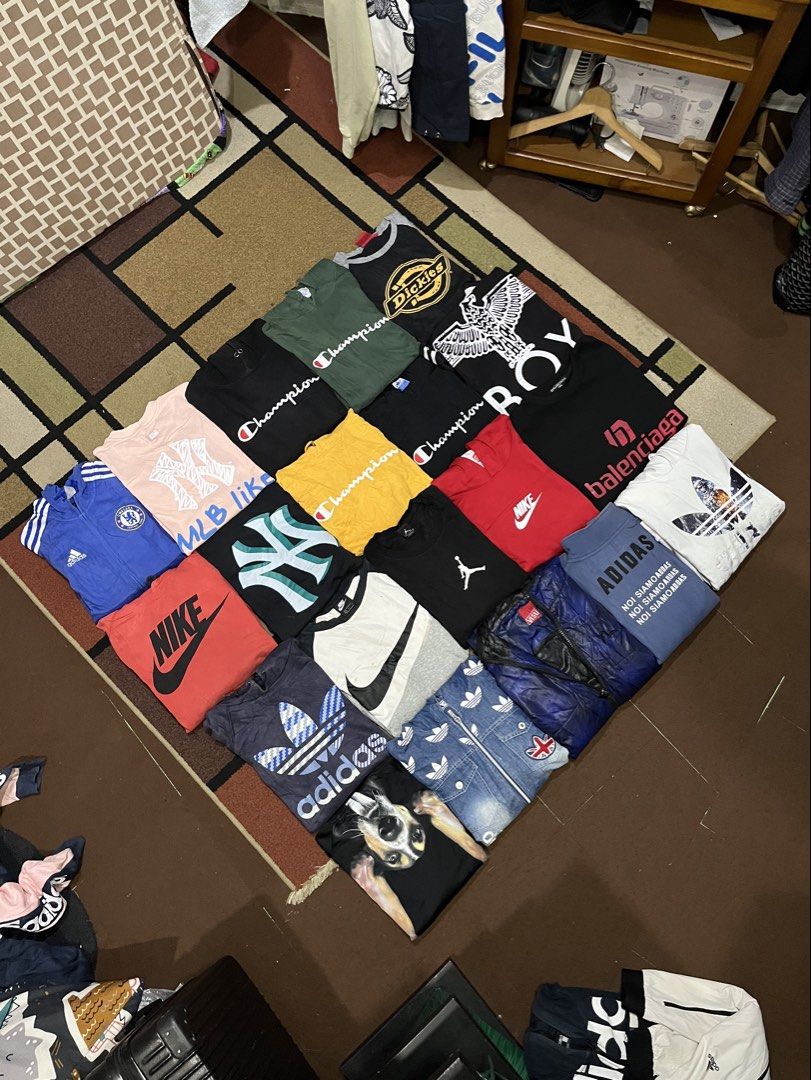 Assorted Branded Hoodies Sweaters and Jackets Bundle (Category: Coats, Jackets and Outerwear) located in Bulacan. Submitted by productivekalat (Listing ID 1470686651, Image 1). Description: PURE BRANDED BUNDLE 3,000 PHP 50 PCS ~pm for details and videos SJDM,Bulacan Lalamove and J&T.