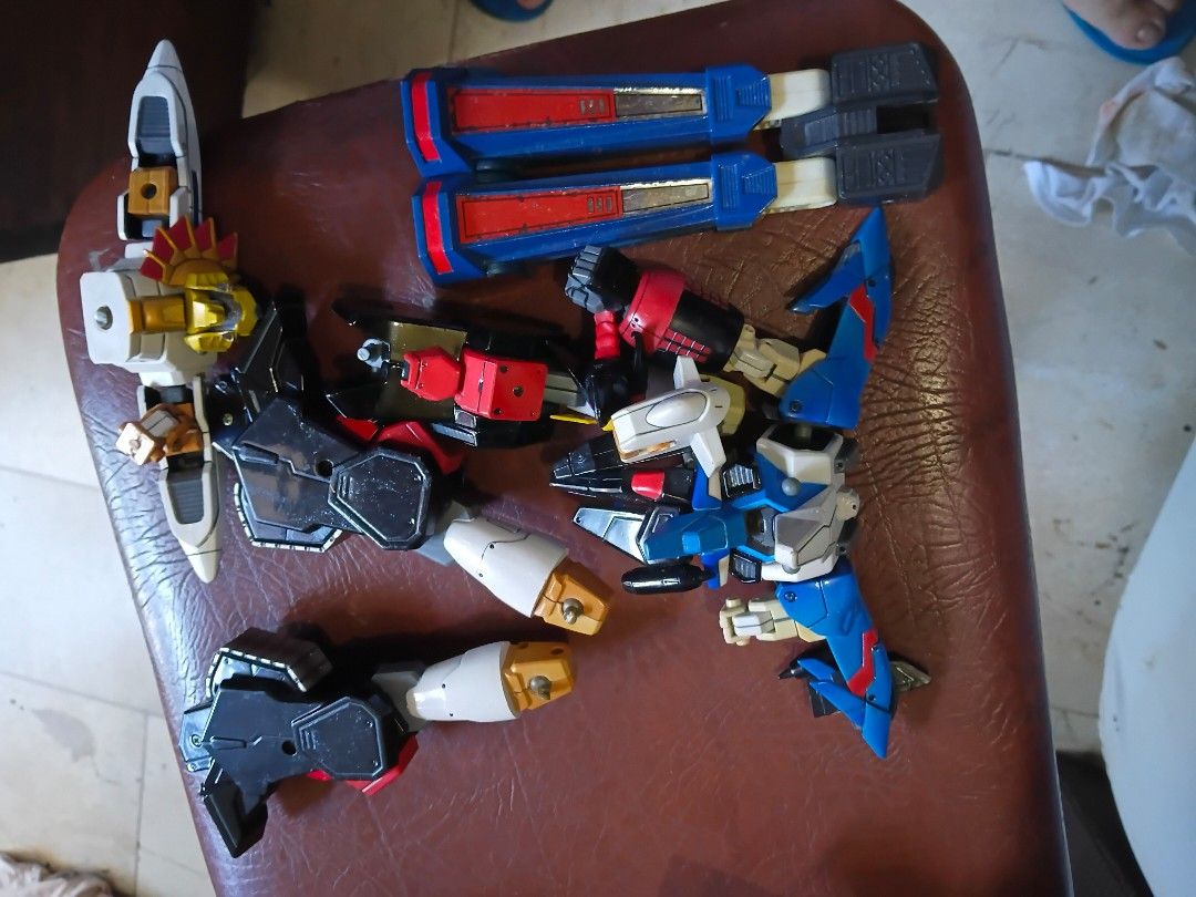 Assorted collectible toys (Category: Action & Battle Toys) located in Paranaque City. Submitted by 4thestate.surplusan (Listing ID 1470577359, Image 2). Description: bundle. as is only.