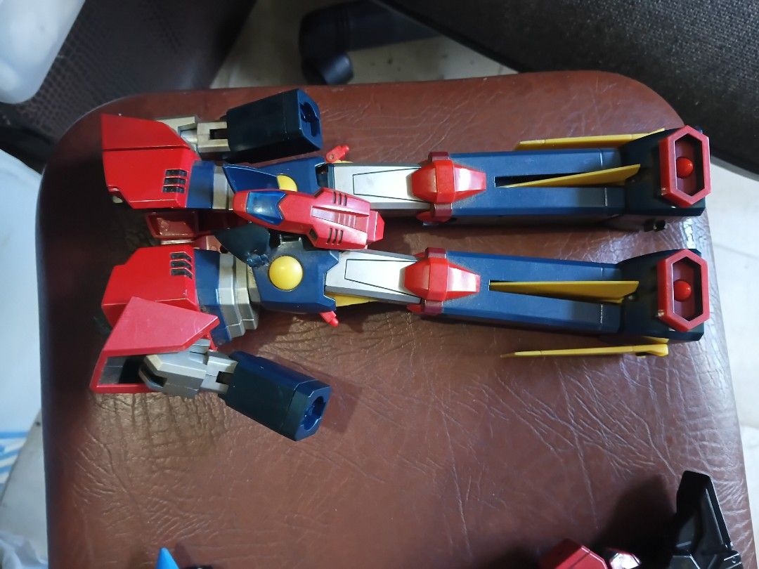Assorted collectible toys (Category: Action & Battle Toys) located in Paranaque City. Submitted by 4thestate.surplusan (Listing ID 1470577359, Image 3). Description: bundle. as is only.