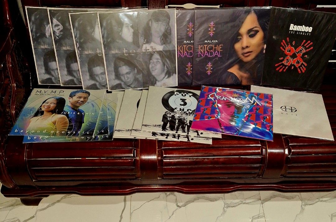 Assorted vinyl opm (Category: Vinyls) located in Caloocan City. Submitted by collectionsitems (Listing ID 1470664798, Image 1). Description: Welcome to our shop KEY NECTION A DISCTION MUSIC AND VIDEO STORE! 👝Posted items are on hand. 💿🎧🎵💽🎷📽🎥 CD'S / DVD's Books & VINYL are all imported made in uk our local opm album and original in mint to nearmint & unsealead sealed brand new 🛒Pls add to cart to check stocks availability. 💵We sell quali