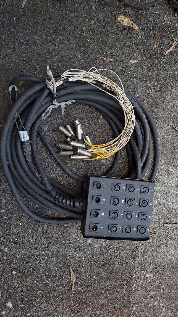 Audio Snake Cable Stage Box 12 Channel XLR (Category: Soundbars, Speakers & Amplifiers) located in Angeles City. Submitted by pamdiel003 (Listing ID 1470613271, Image 2). Description: 12x4 horizon audio snake 50ft Made in usa 8,000 pesos Loc: Sunset Valley Mansions Brgy Cutcut Angeles City.