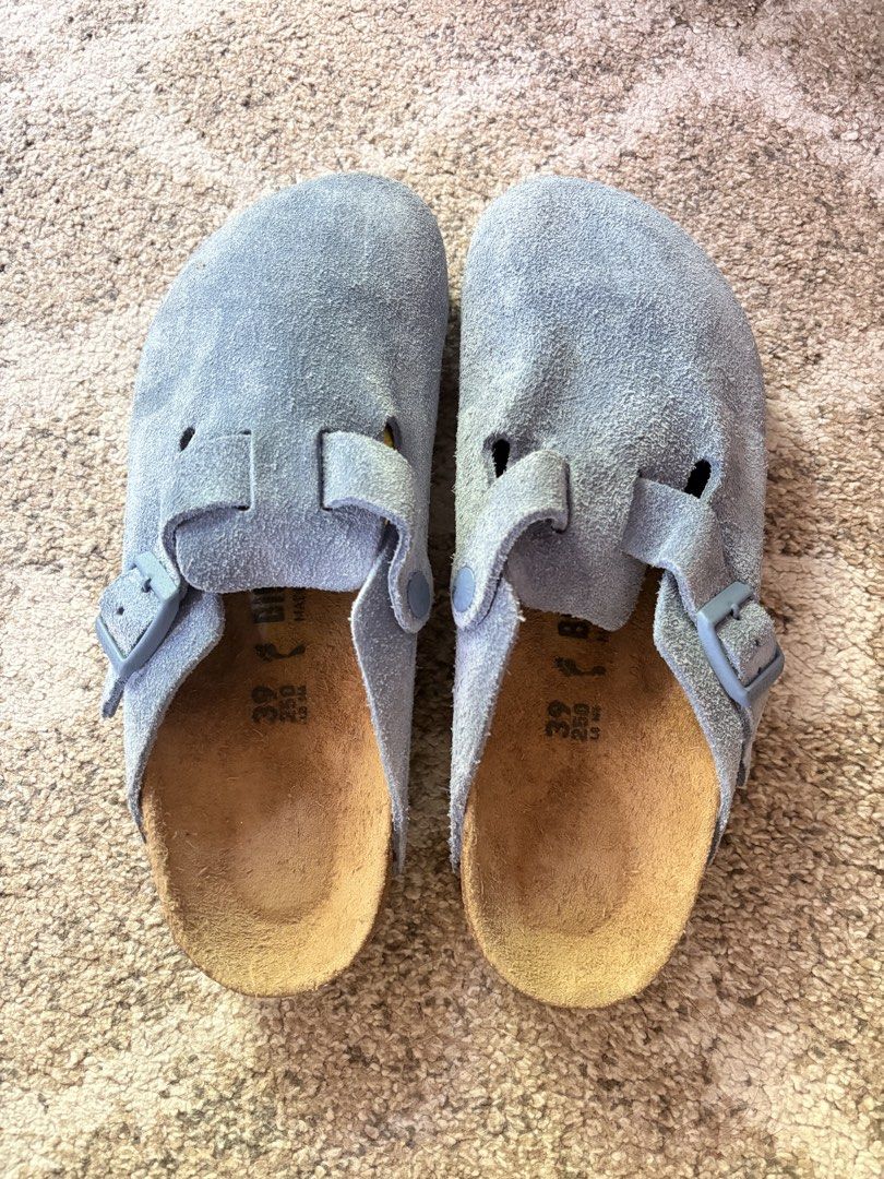 Auth Preloved Birkenstock Boston Clogs (Category: Slippers and slides) located in Paranaque City. Submitted by silentstone.dolphin (Listing ID 1470596822, Image 2). Description: Suede Leather.. Stone Blue Color.. Visible Print.. Size 39N.. Super SOLID‼️‼️‼️.