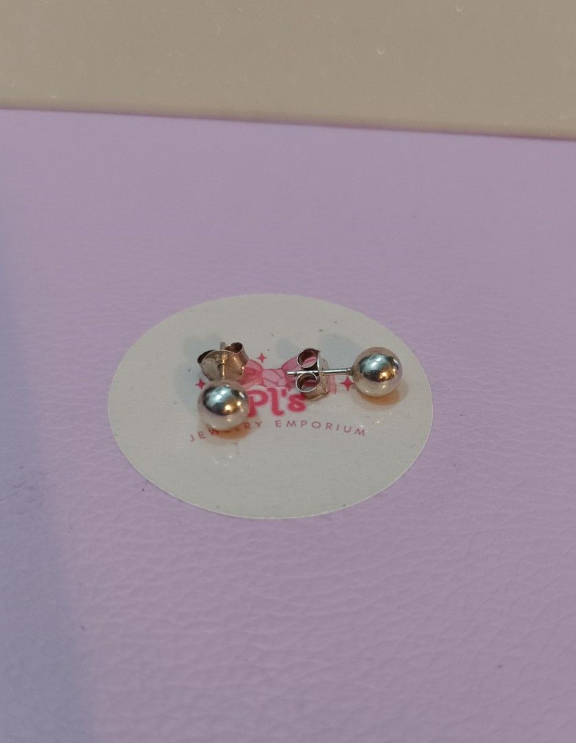 Authentic 925 Silver 6mm ball earrings (Category: Earrings) located in General Mariano Alvarez. Submitted by plsjewelryemporium (Listing ID 1470669498, Image 3). Description: 925 Silver Ball earrings 5.5 to 6MM ball size solid silver from Japan brandnew PHP 850 + SF MOP: Gcash MOD: J&t express and lalamove NO COD/COP.