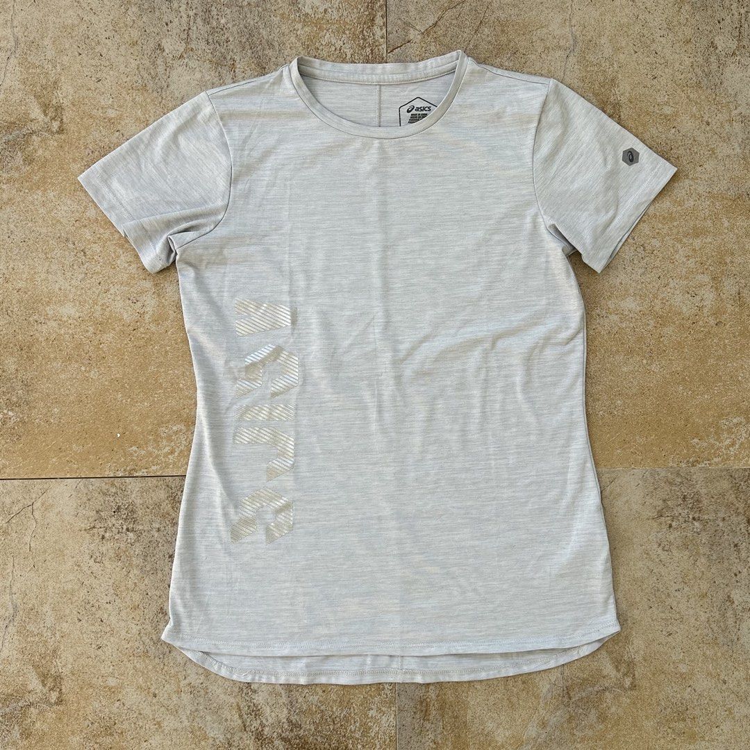 Authentic Asics Shirt (M) (Category: Activewear) located in Davao. Submitted by luxnmore_dvo (Listing ID 1470573834, Image 2). Description: NO LOWBALLING FIRST TO PAY BASIS Fits M-L Complete washtag 9.5/10 condition No issues.