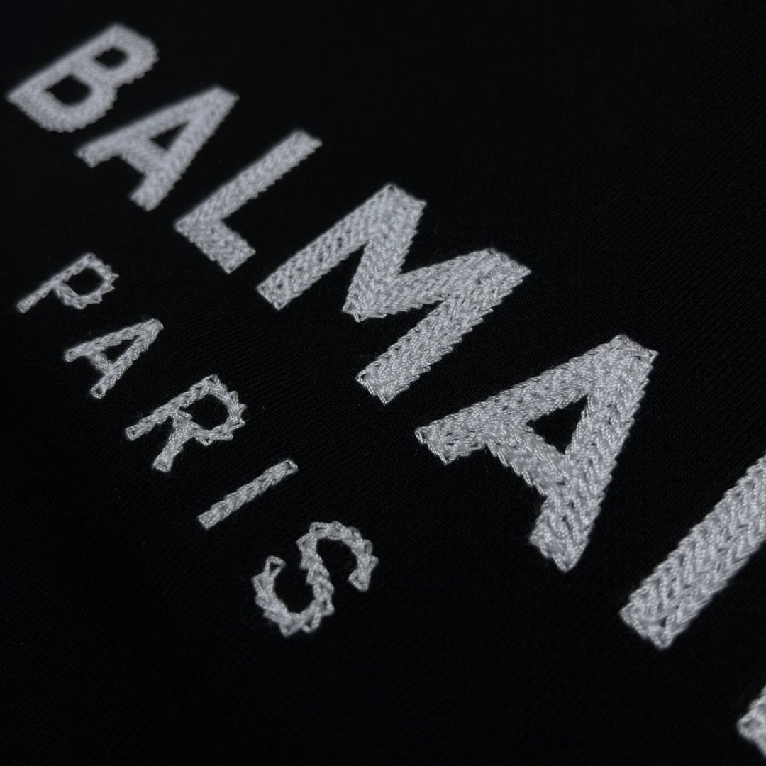 Authentic Balmain Paris Black Sweater (Category: Coats, Jackets and Outerwear) located in Caloocan City. Submitted by achilles_grails (Listing ID 1470676821, Image 3). Description: .