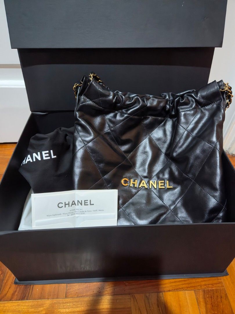 Authentic Chanel 22 Small Black Shoulder Bag (Category: Luxury Bags & Wallets) located in Cebu City. Submitted by golden123 (Listing ID 1470560292, Image 1). Description: bought from a reputable seller comes with box, paperbag, receipt gently used, no major flaws guaranteed authentic microchipped negotiable for sure buyers item is in cebu.