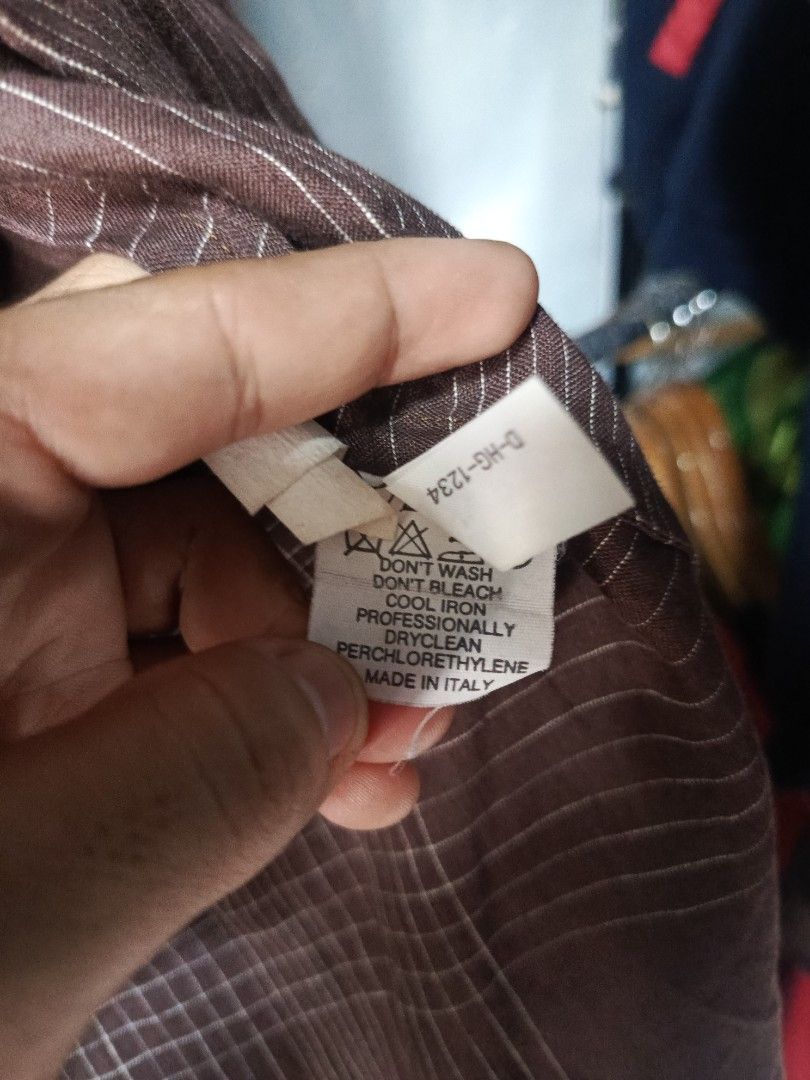 Authentic Fendi Button down (Category: Formal Shirts) located in Rizal. Submitted by kassifllanto (Listing ID 1470563433, Image 3). Description: .