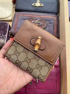 (Category: ) located in . Submitted by authentic_bag96 (Listing ID 1470623878, Image 1). Description: .