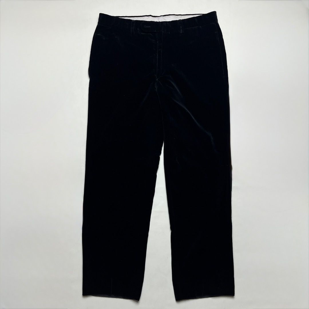 Authentic Hermès Black Velvet Trousers (Category: Trousers) located in Caloocan City. Submitted by achilles_grails (Listing ID 1470565114, Image 1). Description: - Brand: Hermès - Color: Black - Origin: Made in Italy - Material: Soft velvet texture with clean interior lining - Fit: Classic tailored fit with a structured waistband - Closure: Front zip - Condition: Premium designer piece.