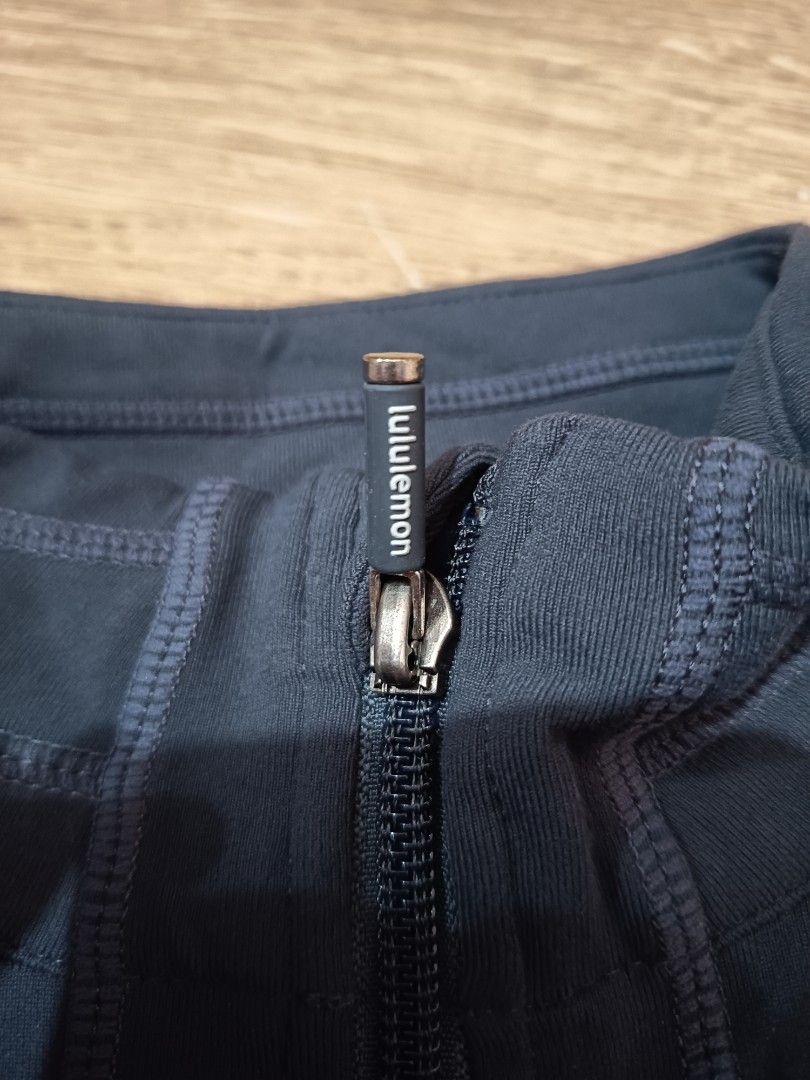 Authentic Lululemon Define Jacket - Luon, Black, Size 6 (Category: Activewear) located in Rizal. Submitted by joy_whisky (Listing ID 1470664894, Image 2). Description: like new condition gently worn fits small-med.
