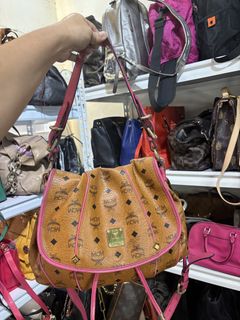 (Category: ) located in . Submitted by gjkfashioncollection2008 (Listing ID 1470585579, Image 1). Description: .
