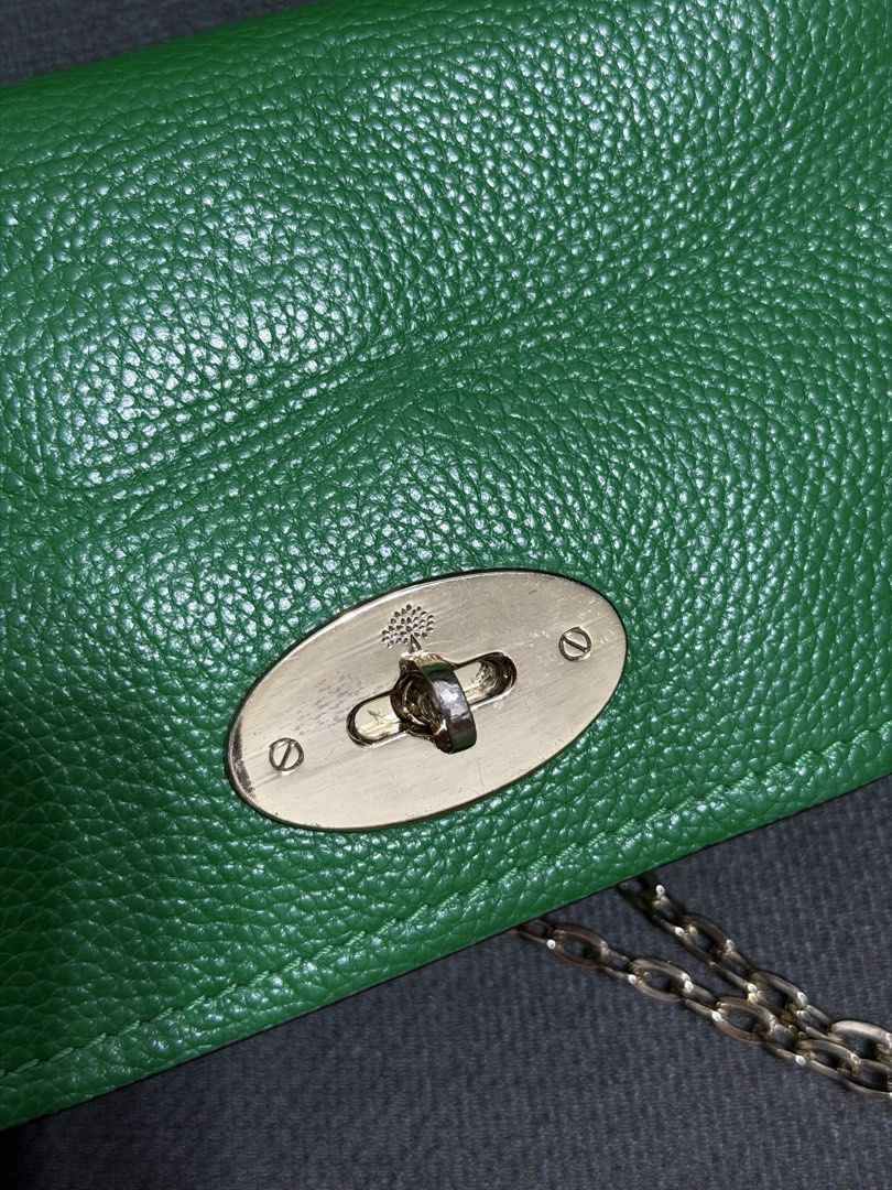 Authentic Mulberry Lilly (Category: Cross-body Bags) located in Quezon City. Submitted by chic.bags (Listing ID 1470741150, Image 2). Description: Coded With etiketa Made in Wngland Looks new No issue Actual photo posted Mop: gcash.