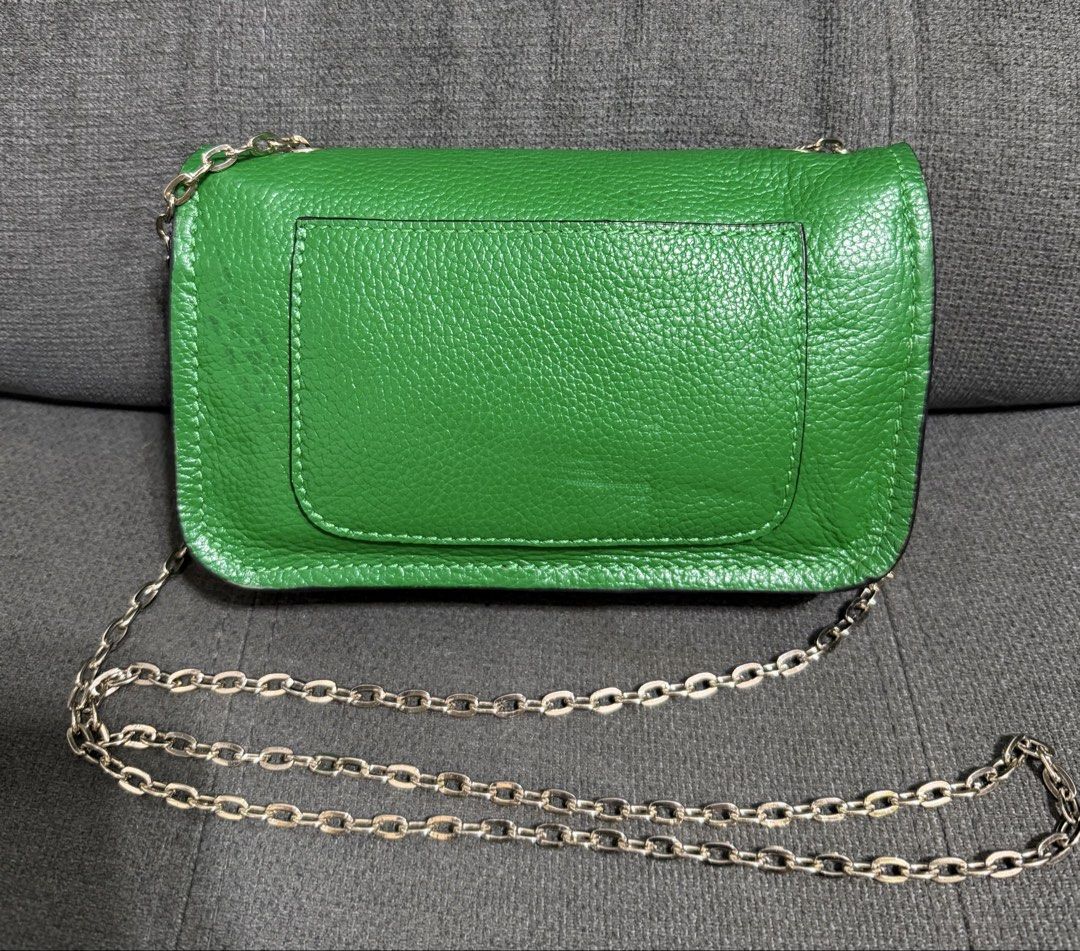 Authentic Mulberry Lilly (Category: Cross-body Bags) located in Quezon City. Submitted by chic.bags (Listing ID 1470741150, Image 3). Description: Coded With etiketa Made in Wngland Looks new No issue Actual photo posted Mop: gcash.