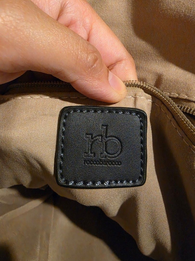 Authentic rb Roccobarocco (Italian Designer) Navy Backpack 🇮🇹 (Category: Backpacks) located in Iloilo. Submitted by floresse (Listing ID 1470657326, Image 1). Description: Authentic rb Roccobarocco (Italian Designer) Navy Backpack 🇮🇹.