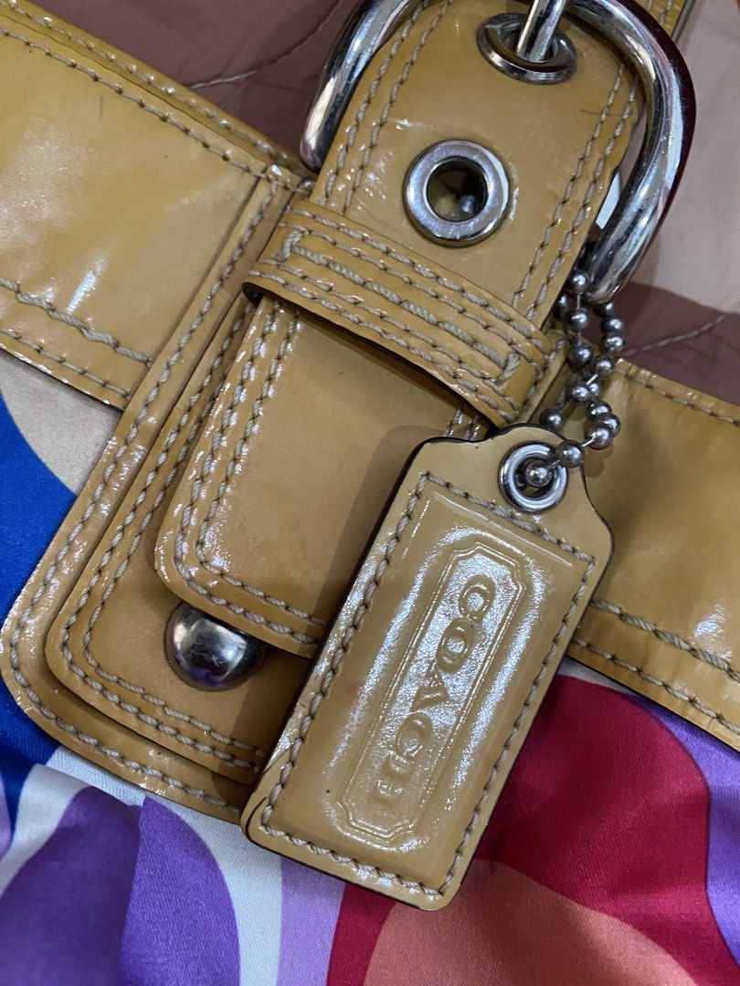 Authentic Vintage Coach patent leather (Category: Shoulder Bags) located in Manila. Submitted by nicholas_192 (Listing ID 1470724189, Image 3). Description: .