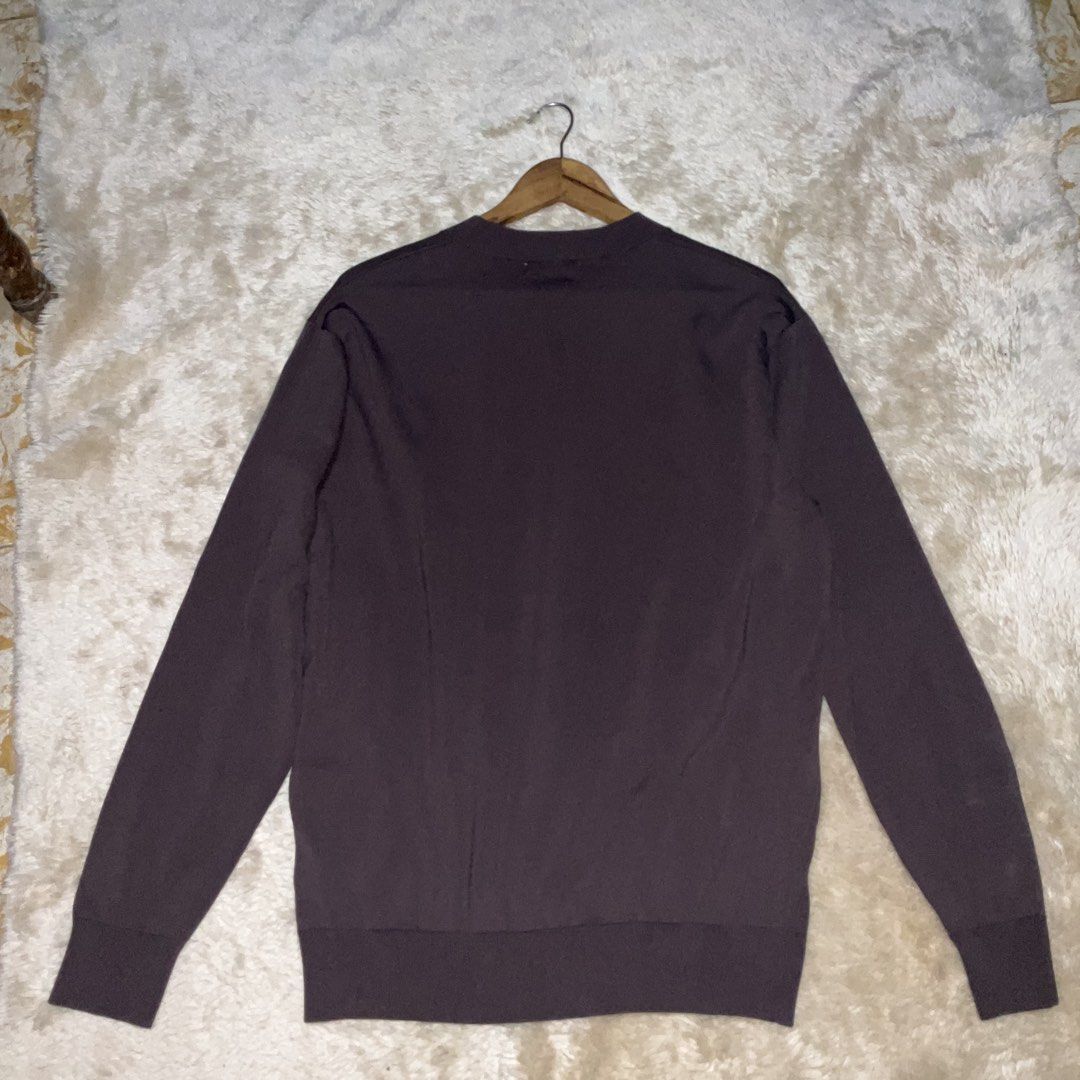 Authentic ZARA Ribbed Knit Texture Crew Neck design (Category: Coats, Jackets and Outerwear) located in San Fernando. Submitted by jz_ofiaza (Listing ID 1470608530, Image 2). Description: Excellent / Like New Needs to be washed only.