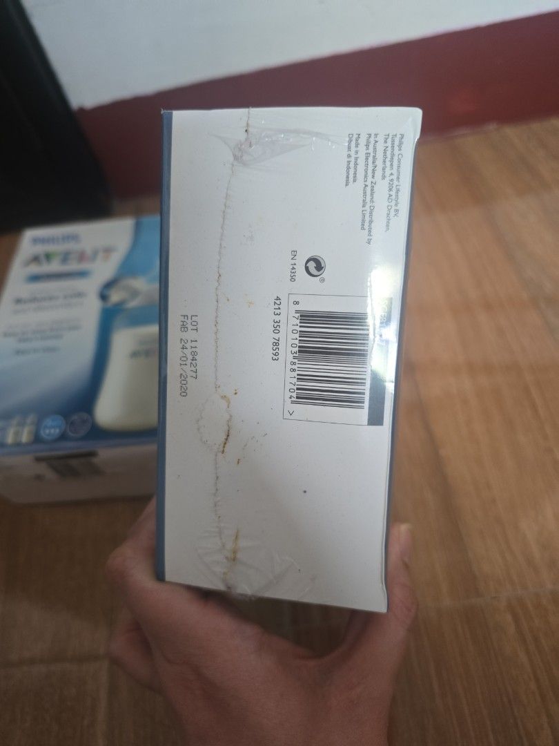 Avent 330ml (Category: Breastfeeding & Bottle Feeding) located in Manila. Submitted by therealbargain (Listing ID 1470602504, Image 2). Description: 1 box 599 2 box 1100 items are sealed but manufactured quite sometime No return NO refund since its sealed item unable to guarantee that NO discoloration.. buy at your own risk..