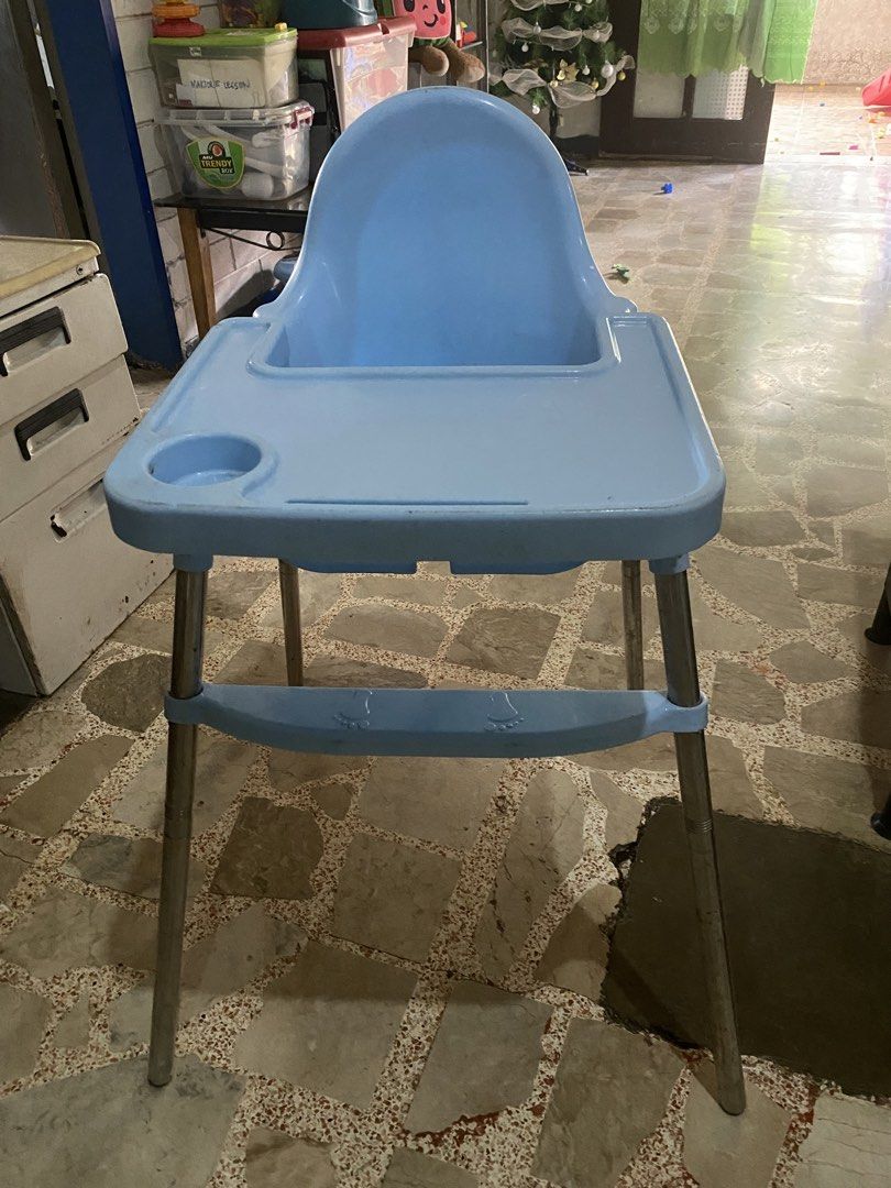 Baby blue high chair (Category: Baby High Chairs) located in Rodriguez. Submitted by isheldenise (Listing ID 1470620861, Image 2). Description: Selling my baby's preloved high chair for only 300 pesos Wla syang belt, kayo nlng po mag buy sa shapi or improvised kayo Pero all goods, matibay din to sobra!.