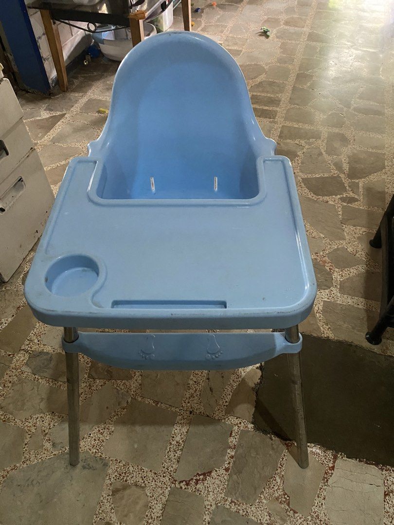 Baby blue high chair (Category: Baby High Chairs) located in Rodriguez. Submitted by isheldenise (Listing ID 1470620861, Image 1). Description: Selling my baby's preloved high chair for only 300 pesos Wla syang belt, kayo nlng po mag buy sa shapi or improvised kayo Pero all goods, matibay din to sobra!.