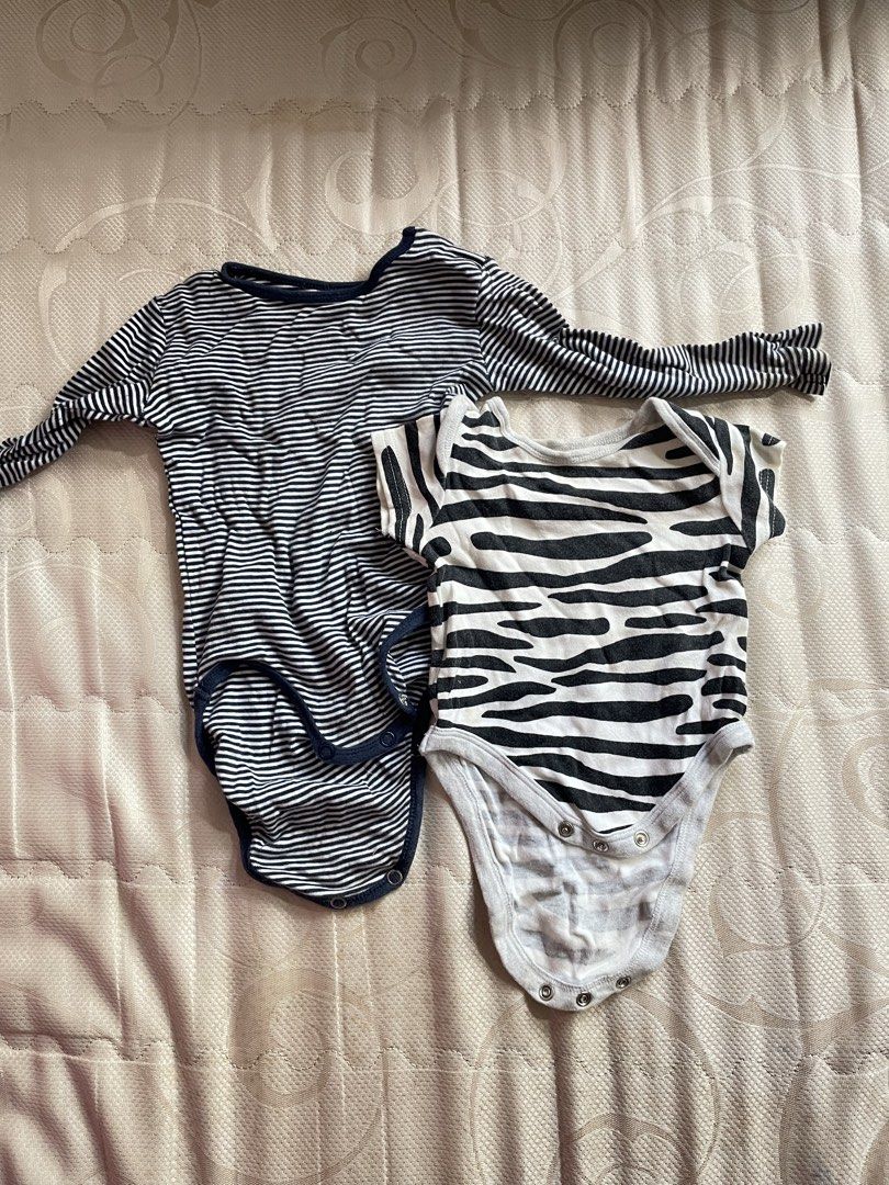 Baby Bodysuits Rompers Bundle Set Assorted Designs (Category: Babies & Kids Fashion) located in Iba. Submitted by wealtheallymari99 (Listing ID 1470605827, Image 2). Description: Take all.