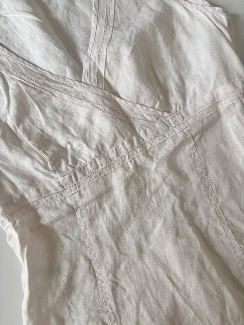 baby pink linen top (Category: Sleeveless) located in Binan City. Submitted by byhiraeth (Listing ID 1470582754, Image 3). Description: -med to large -no ww -will only entertain offers since IM out of reply quota -loc is santa rosa, laguna.