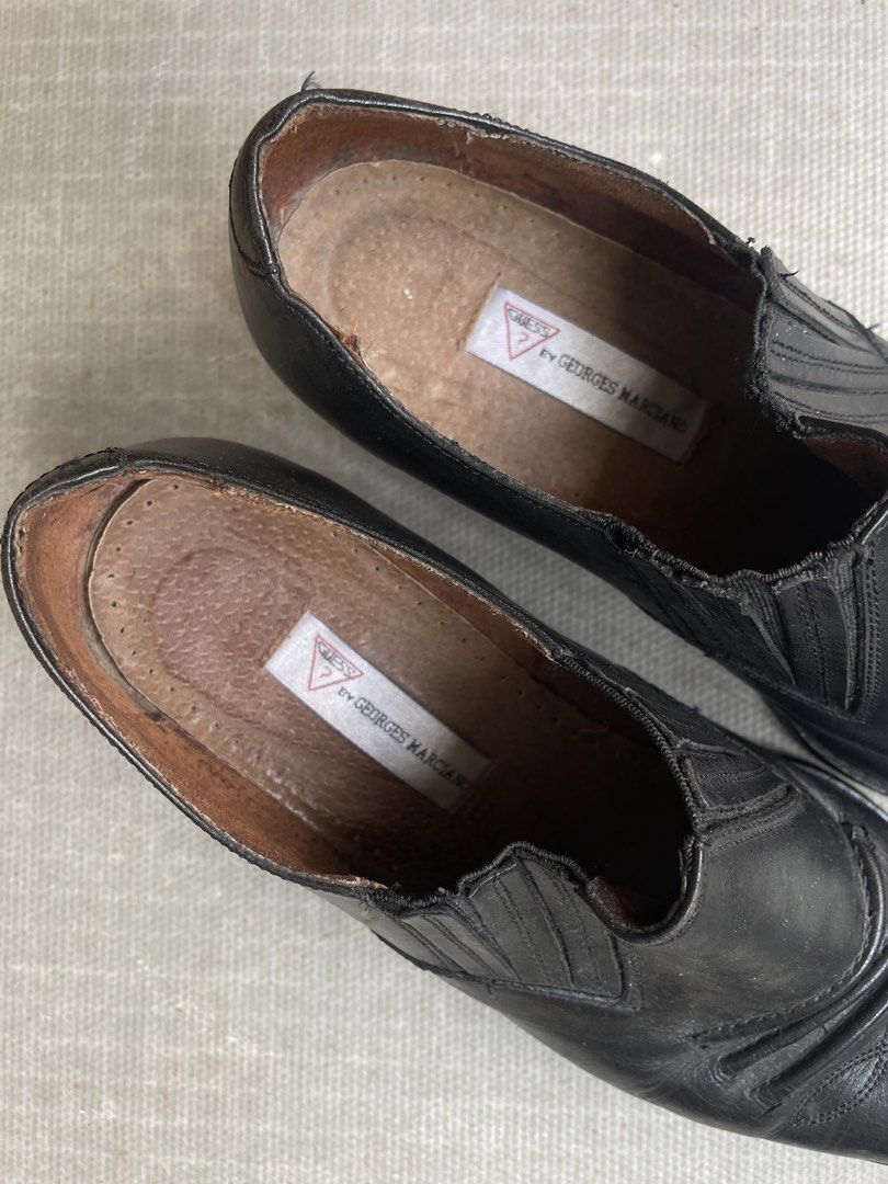 Balat na shoes Guess (Category: Casual Shoes) located in Mandaluyong City. Submitted by summersamnl (Listing ID 1470611983, Image 3). Description: Pwede discount.